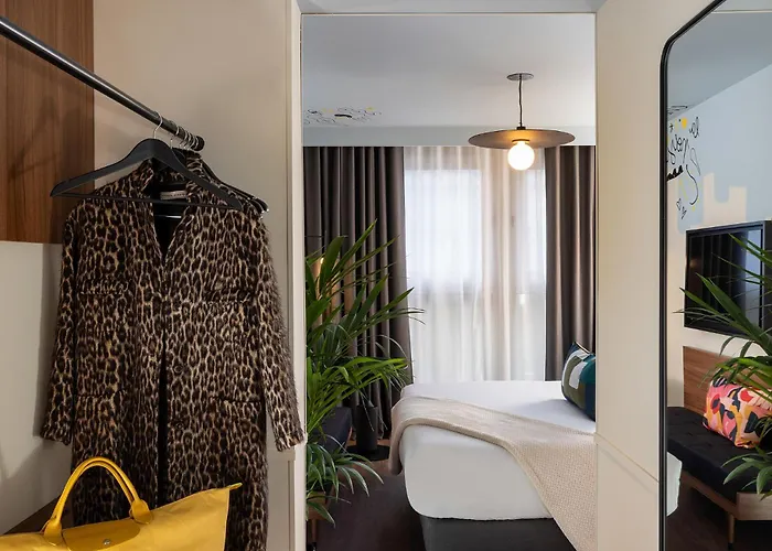 Les Artistes 4* Paris