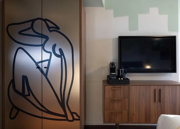 Les Artistes 4* Paris