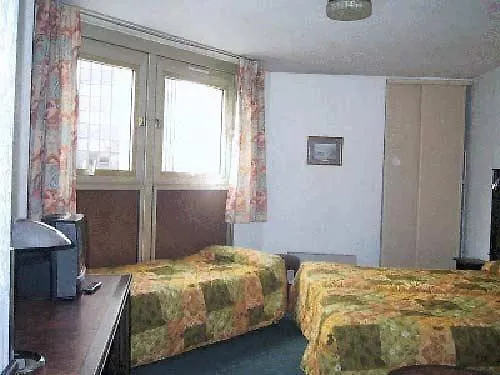 Les Artistes 4* Paris