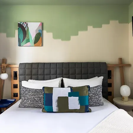 Hotel Les Artistes 4*