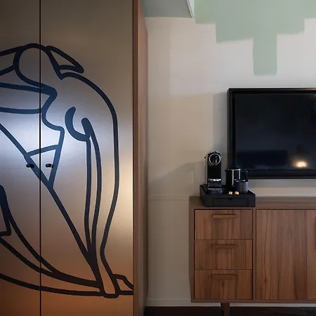 Les Artistes 4* Parigi