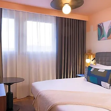 Les Artistes Hotel