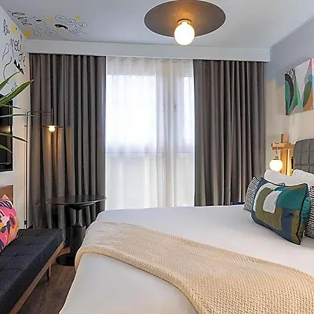 Les Artistes Hotel
