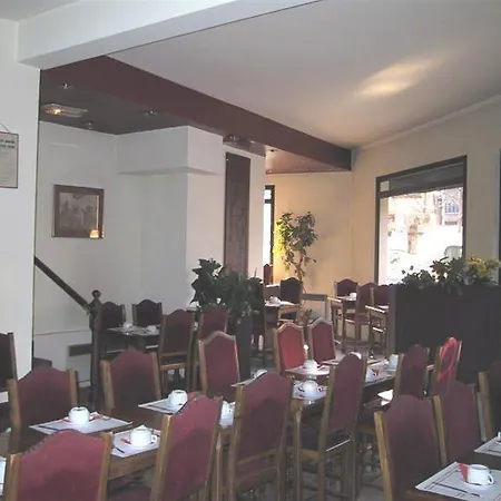 Les Artistes Szálloda 4*