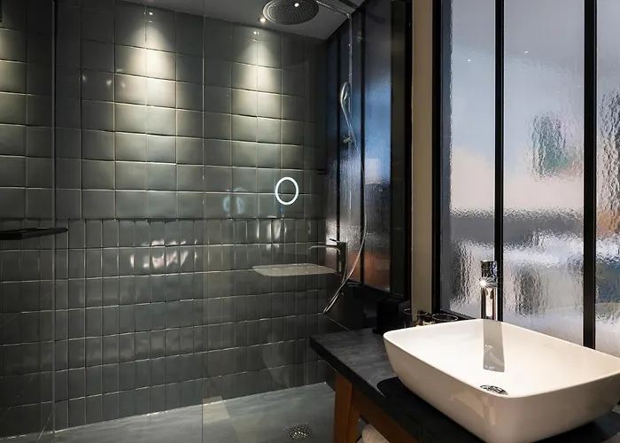 Les Artistes Szálloda 4*