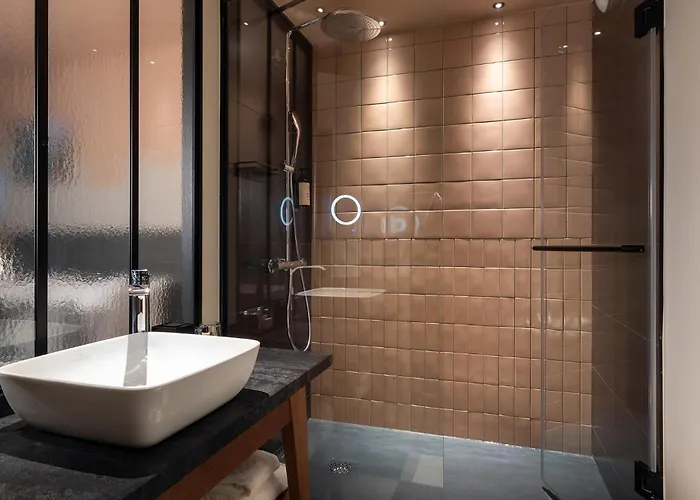 Les Artistes Szálloda Párizs