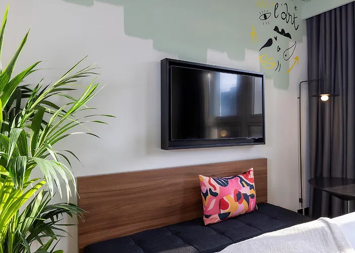 Les Artistes Szálloda