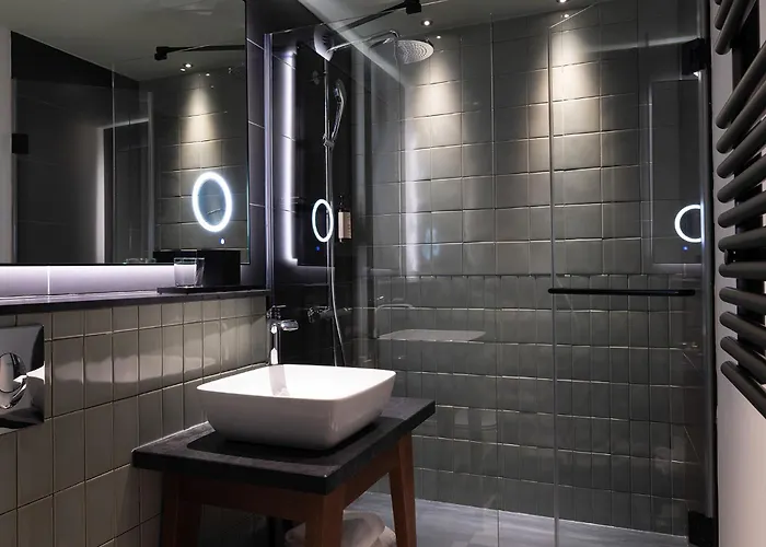 Les Artistes Szálloda Párizs