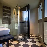 Hotel Les Artistes 4*