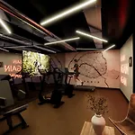 Les Artistes Hotel