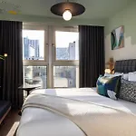 Les Artistes Hotel