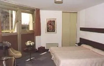 Otel Les Artistes