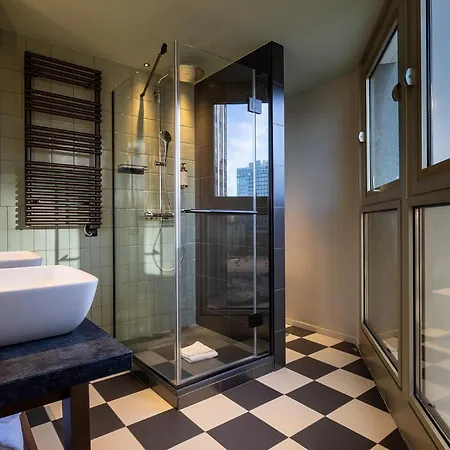 ホテル Les Artistes 4*