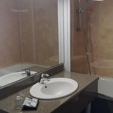 ホテル Les Artistes 4*