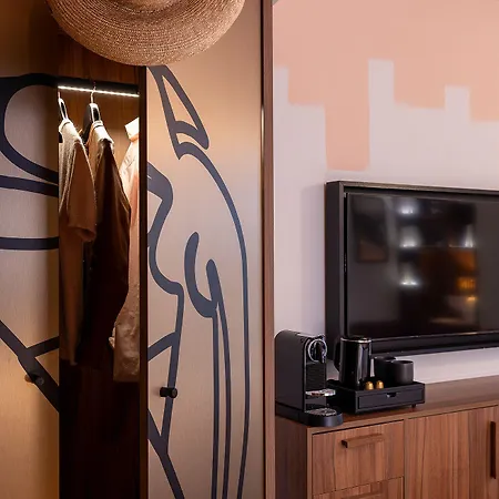 Les Artistes ホテル