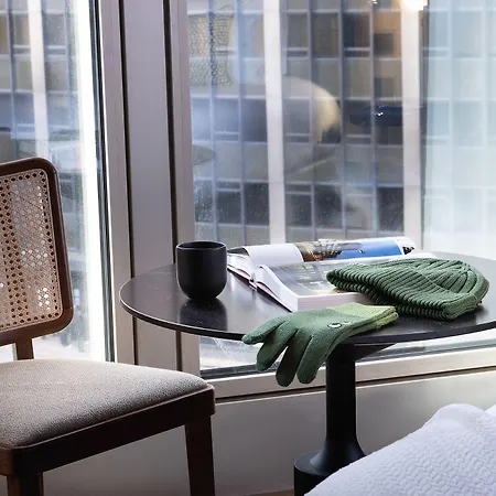 ホテル Les Artistes パリ